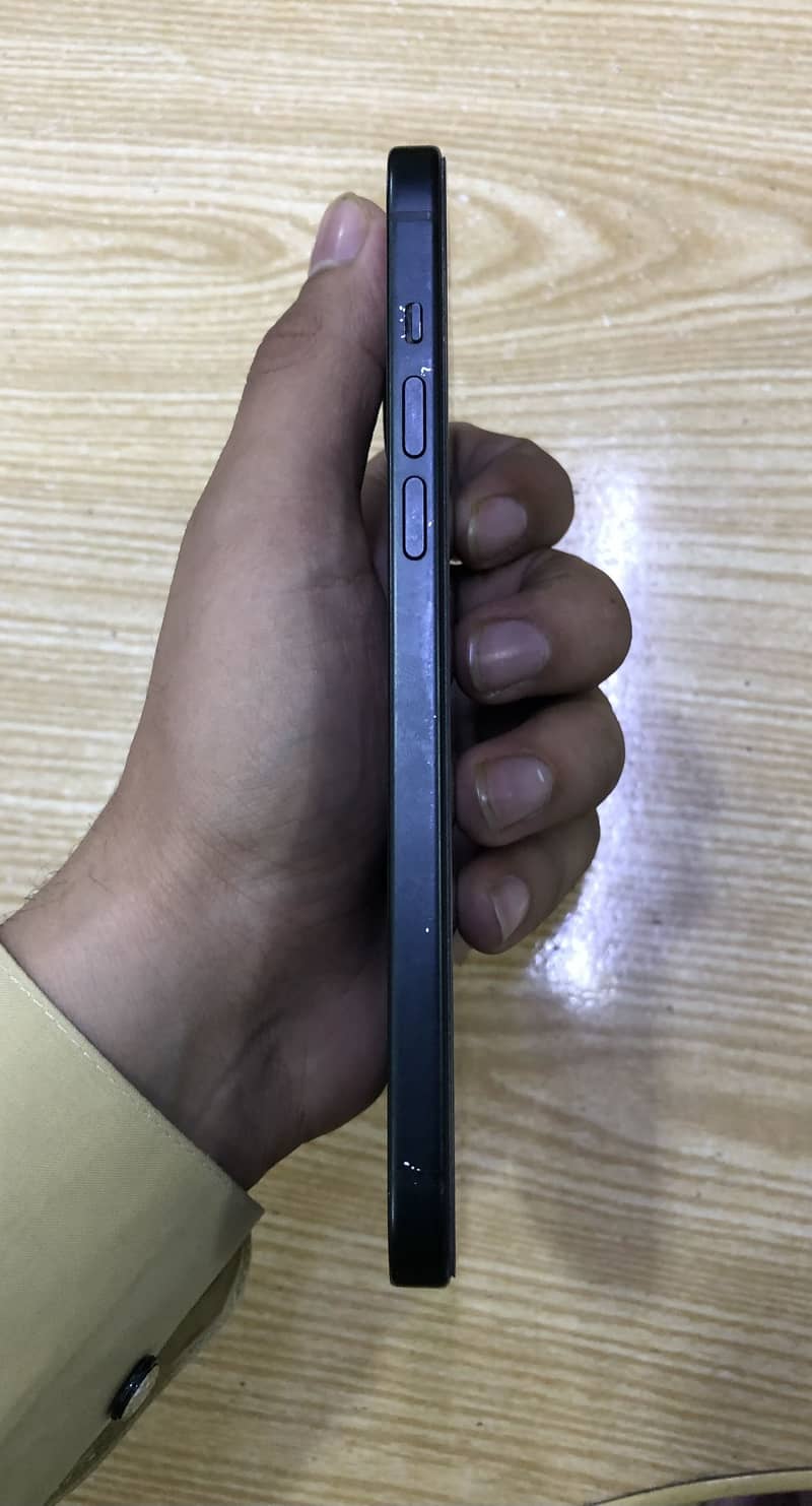 Apple iPhone 15 plus 2