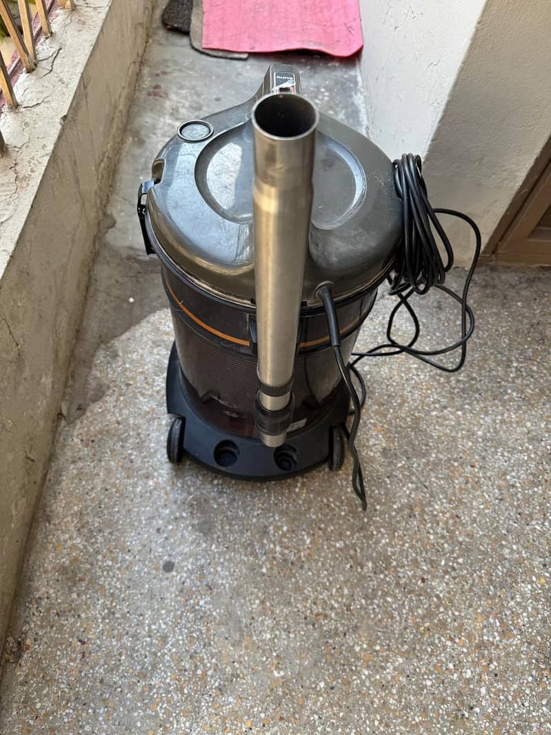 Vacuum cleaner 3