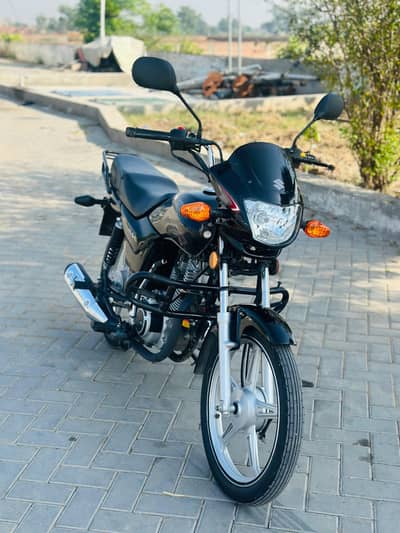 Suzuki GD 110S – 9,000 KM Driven – Excellent Condition