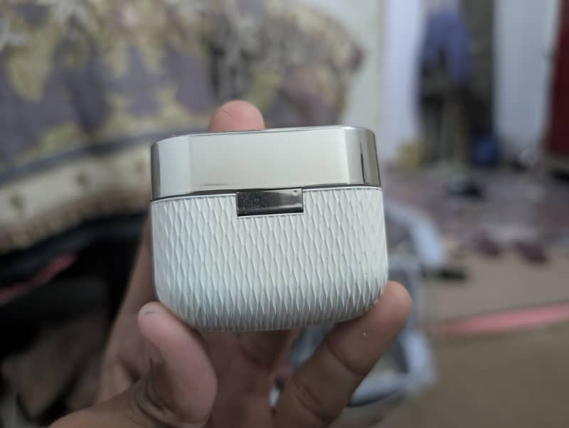 Buds Pro 5 4