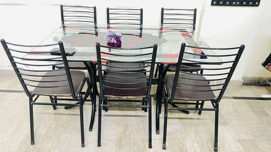 Good condition dining table