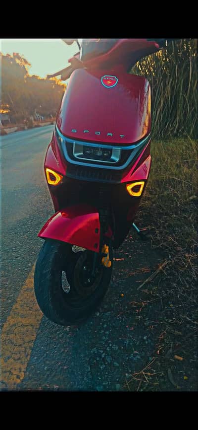 Metro T9 Sports 10/10 Condition , Watsapp me for more details
