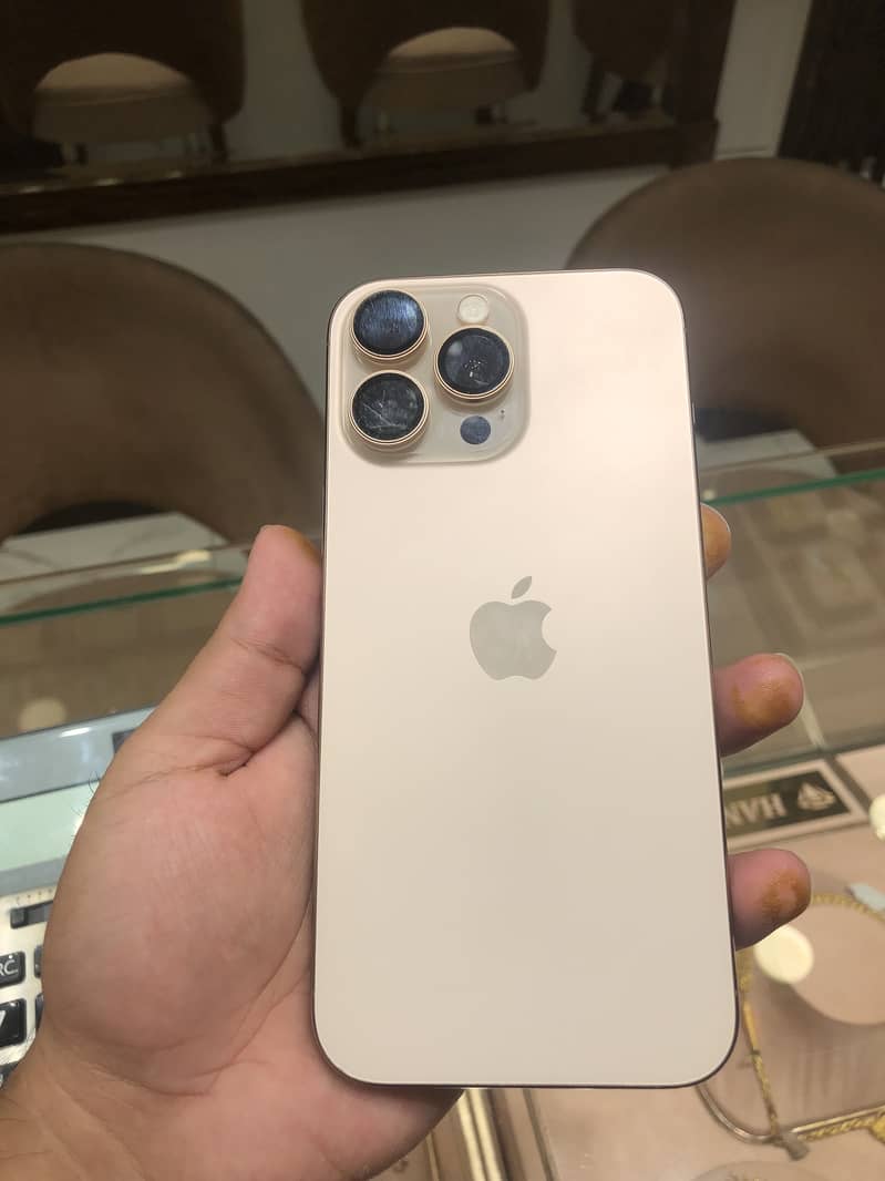 Apple iPhone 16 Pro Max 2