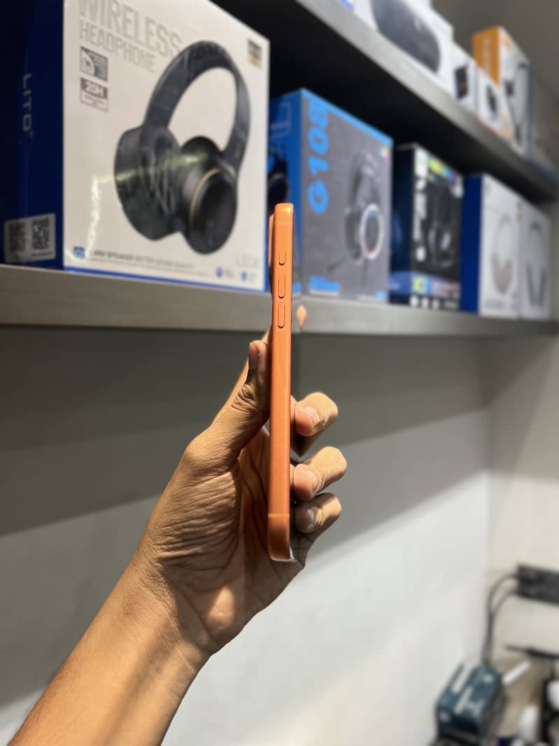 IPhone 17 Pro Max 4