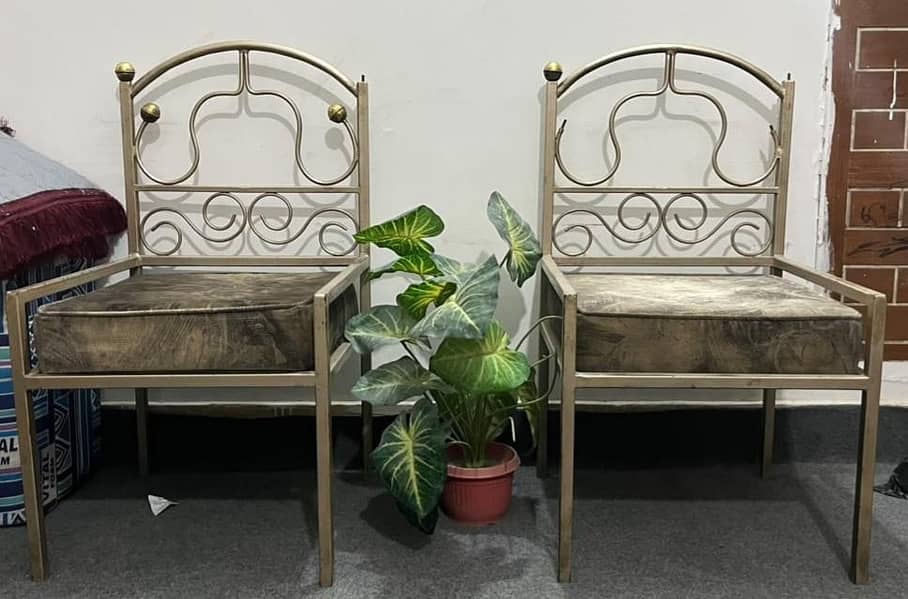 3 seater sofas in used condition . . 2