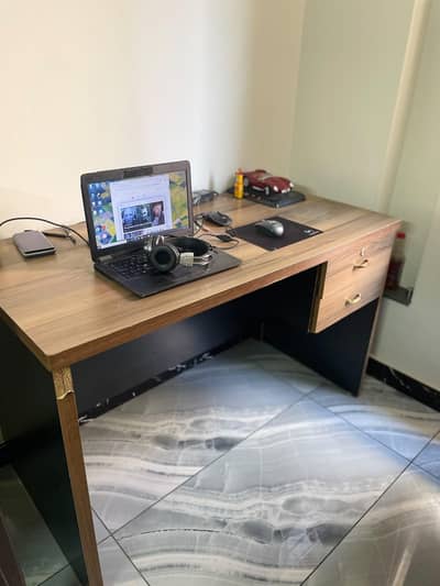 computer table with chair