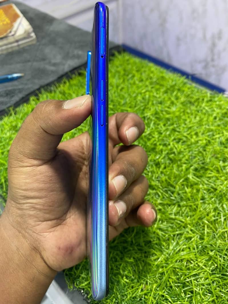 OPPO A54 4
