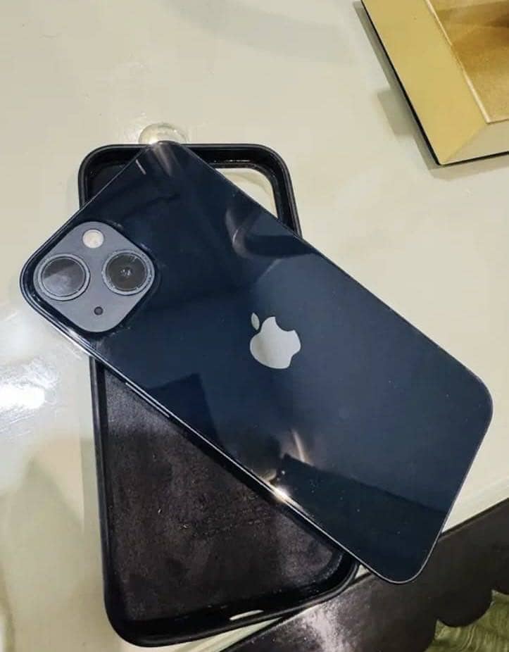 Apple iPhone 13 0