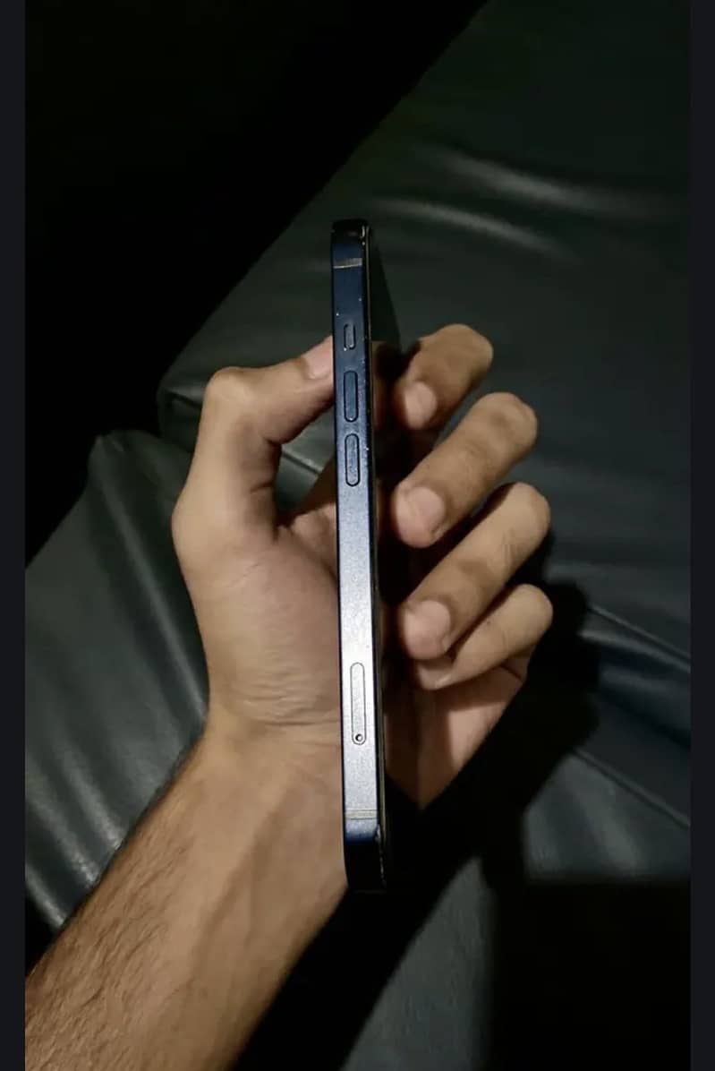 Apple iPhone 13 1