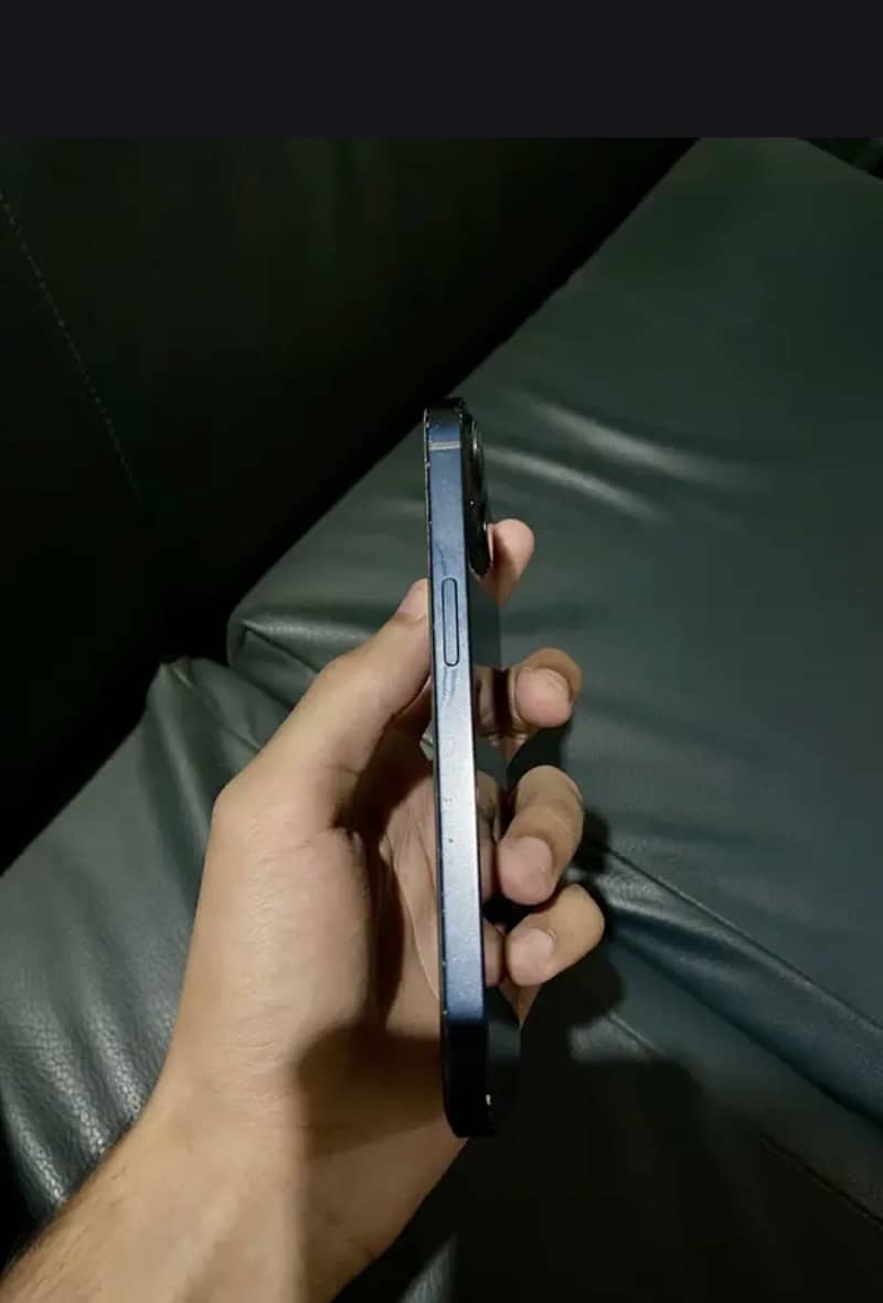 Apple iPhone 13 4