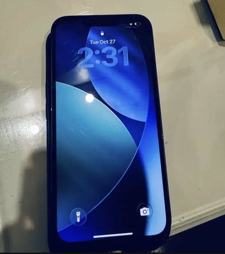 Apple iPhone 13 5