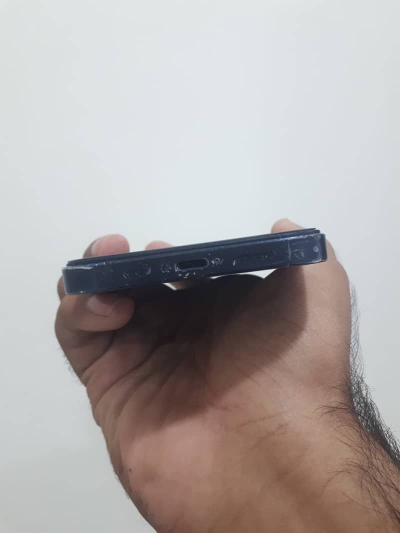 Apple iPhone 12 1