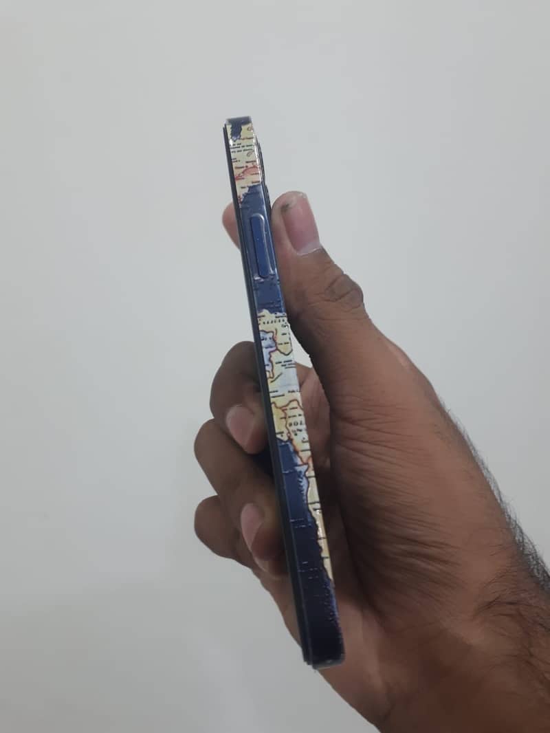 Apple iPhone 12 2