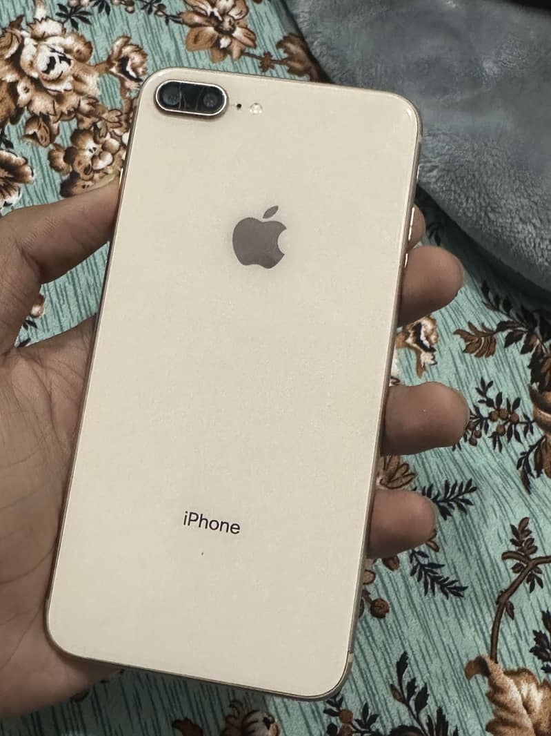 Apple iPhone 8 Plus 0