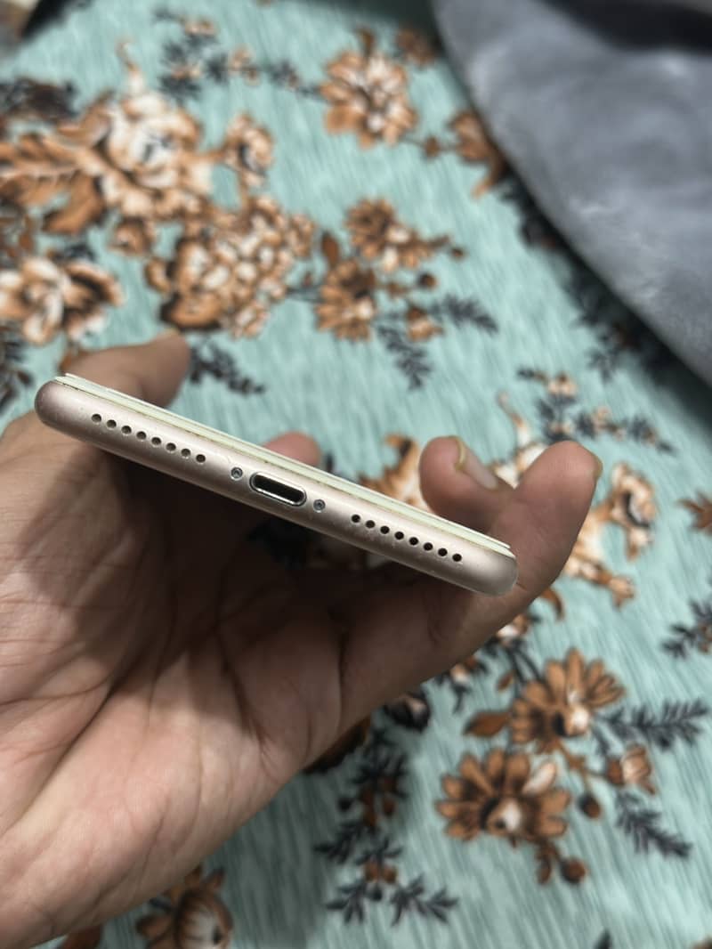 Apple iPhone 8 Plus 2