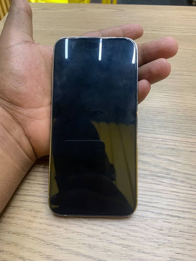 Apple iPhone 14 Pro Max 4