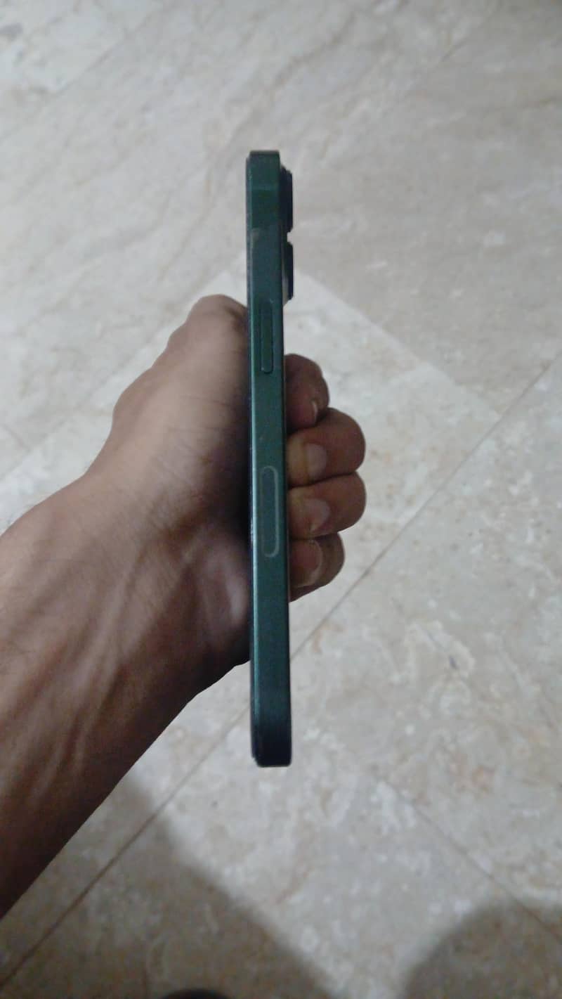 Apple iPhone 13 3