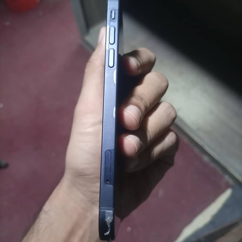 Apple iPhone 12 3