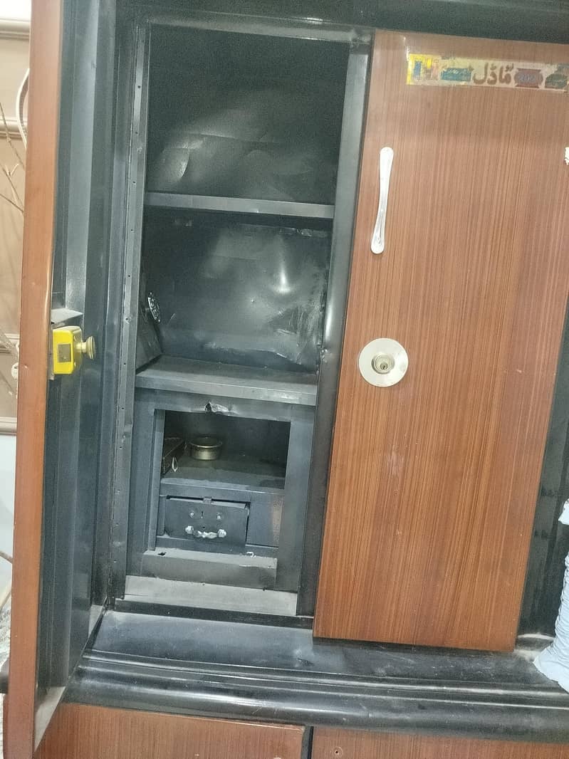 metal wardrobe 2