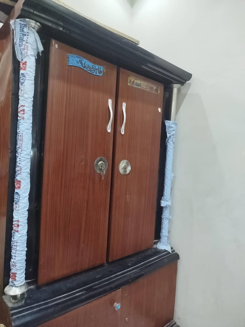 metal wardrobe 3