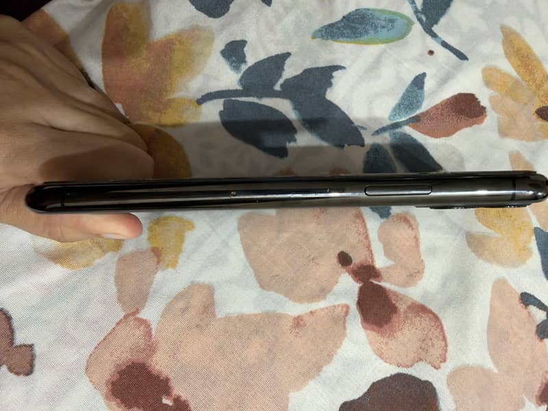 Apple iPhone 11 Pro 3