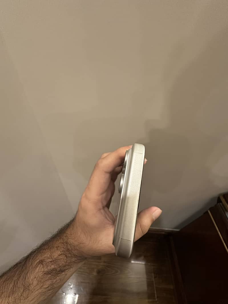 Apple iPhone 17 Pro Max 3