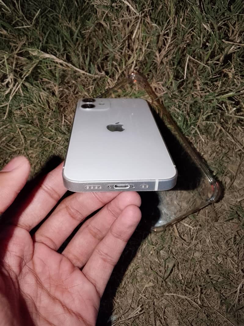Apple iPhone 12 mini 3