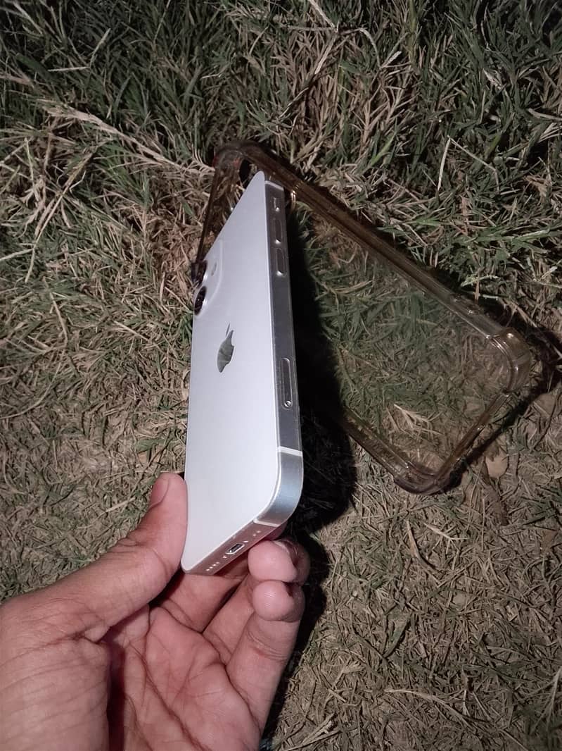 Apple iPhone 12 mini 4