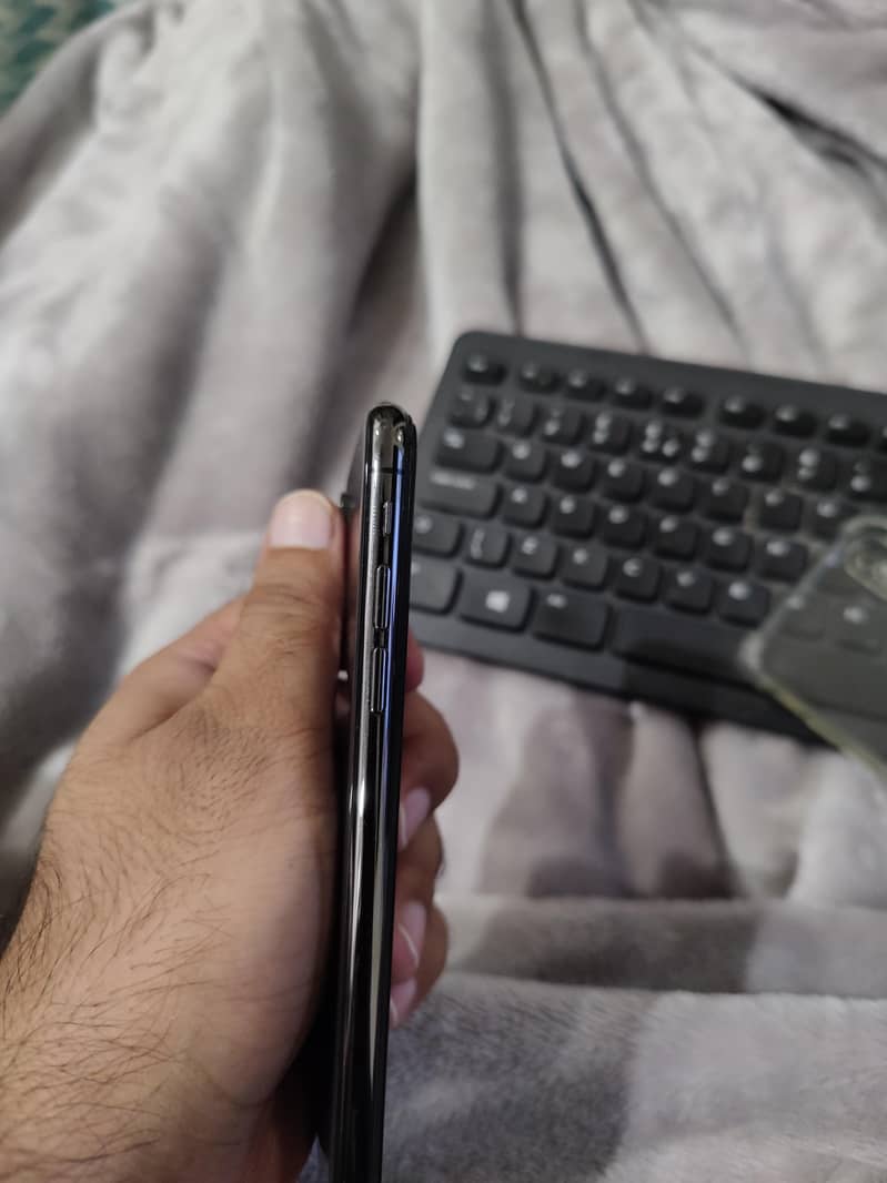Apple iPhone XS 2