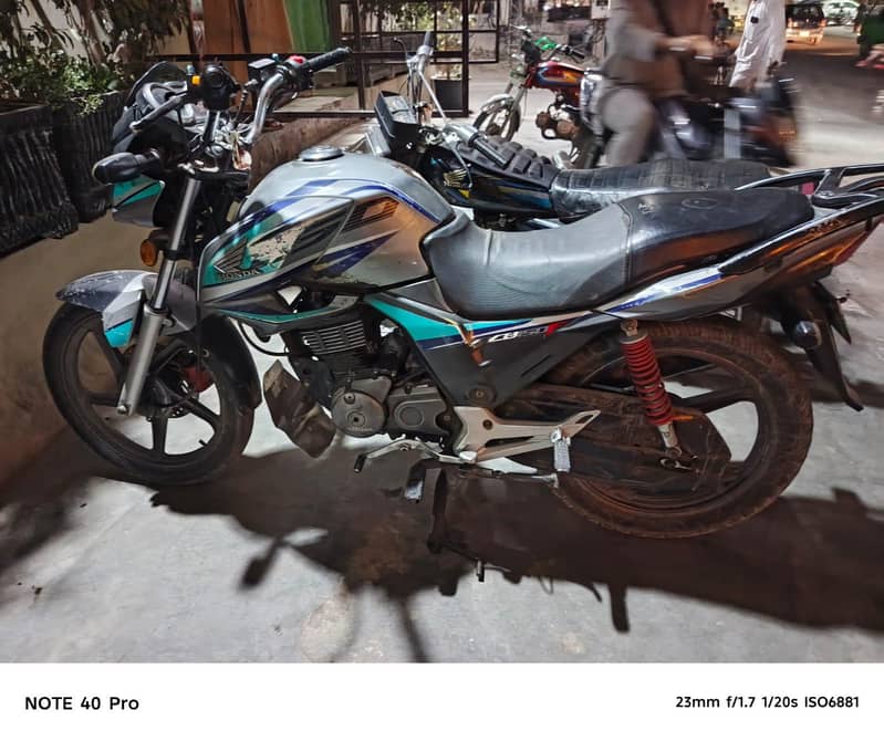 Honda cb 150f 3
