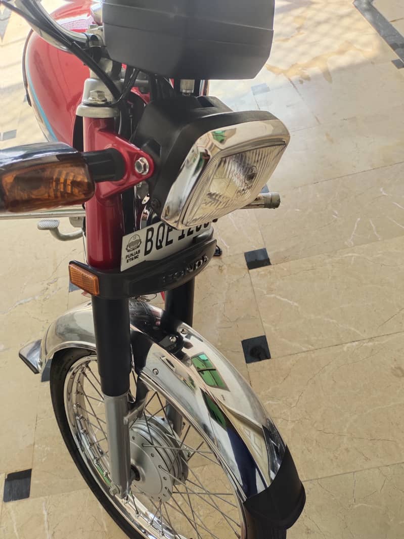 Honda CD70 5