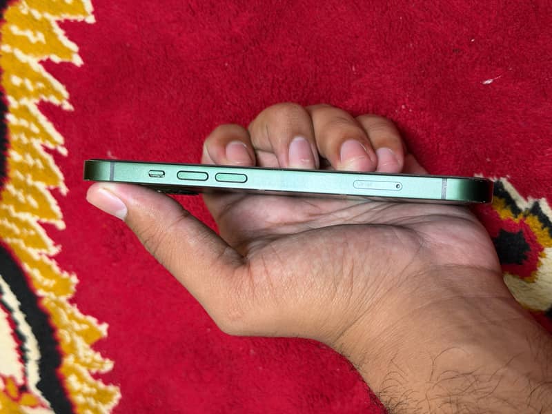 Apple iPhone 13 1