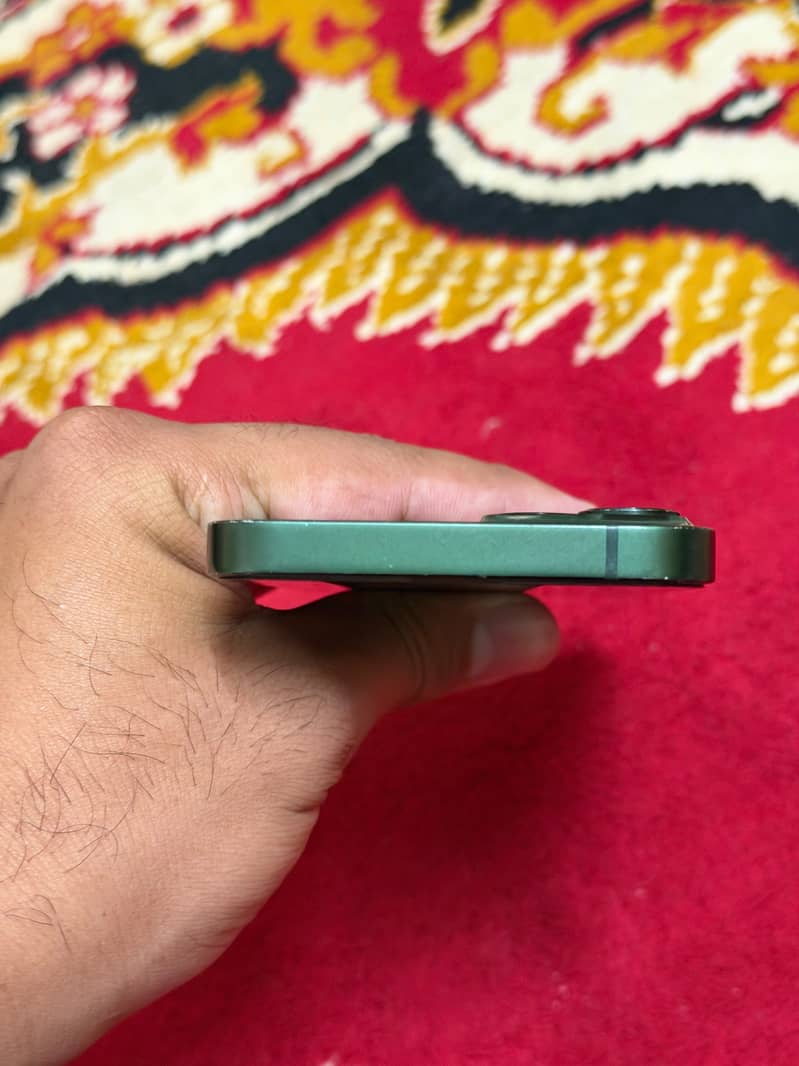 Apple iPhone 13 3
