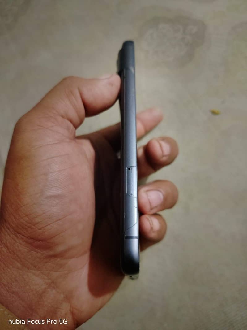 Google Pixel 8 6