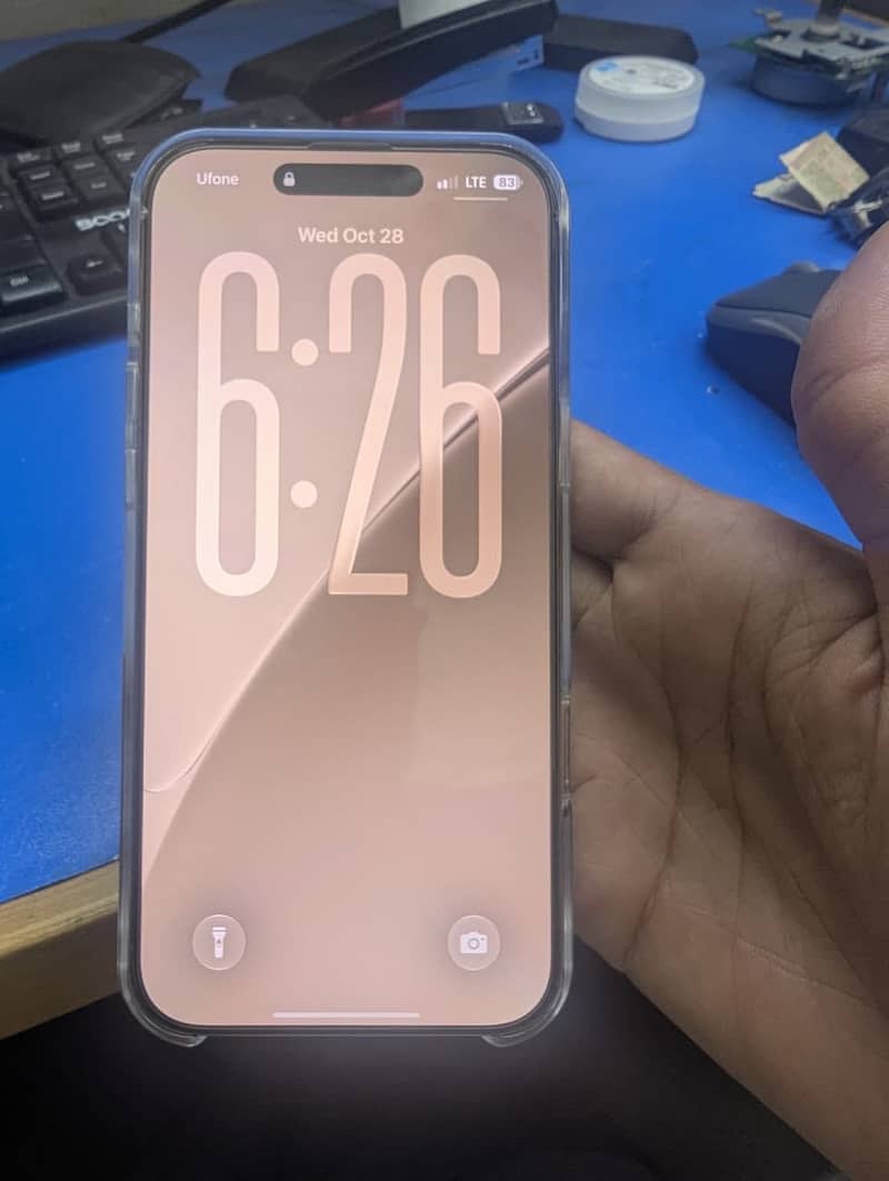 Apple iPhone 16 Pro Max 9