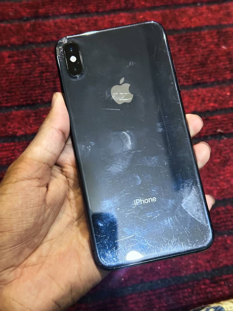 Apple iPhone XS Max 1