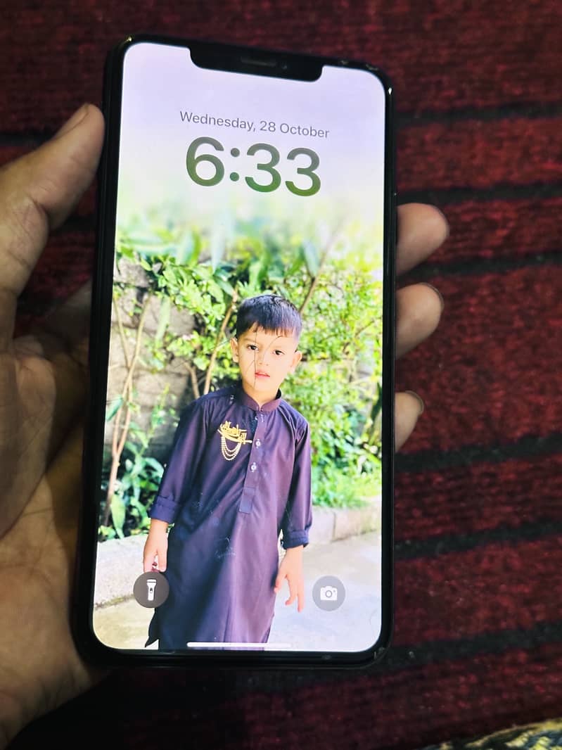 Apple iPhone XS Max 3