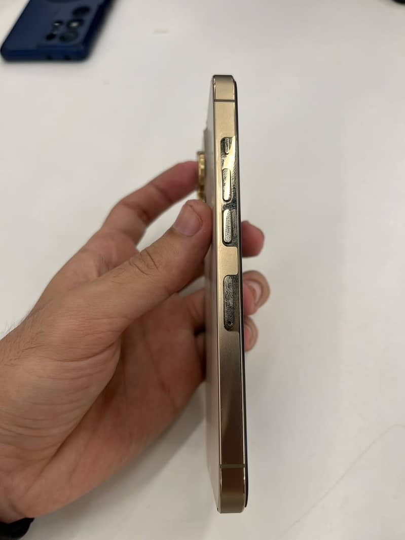 Apple iPhone 13 Pro - Mobile Phones - 1120978247