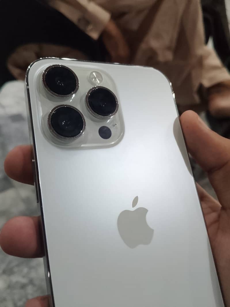 Apple iPhone 14 Pro Max 0