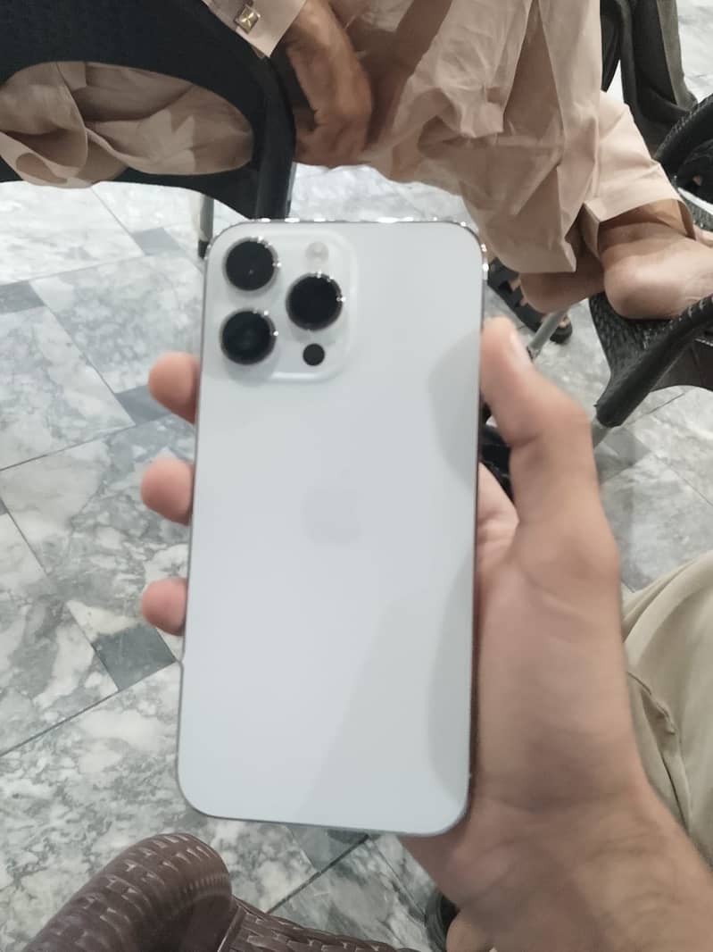Apple iPhone 14 Pro Max 6