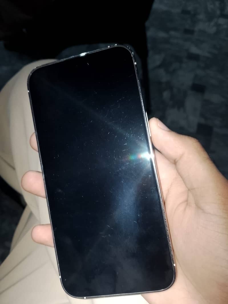 Apple iPhone 14 Pro Max 9
