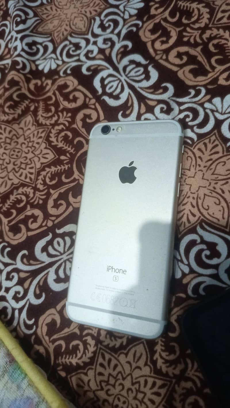 Apple iPhone 6S 4