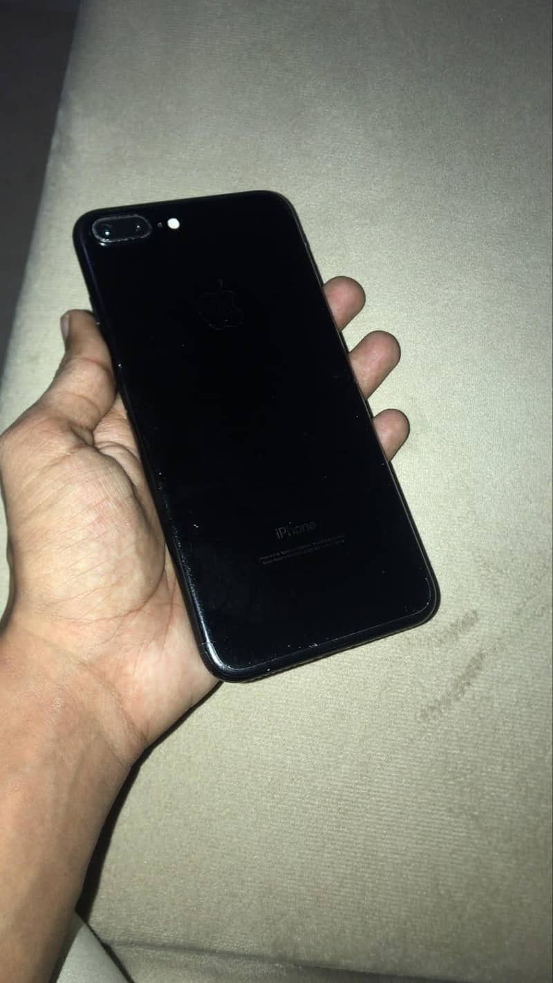 Apple iPhone 7 Plus 0