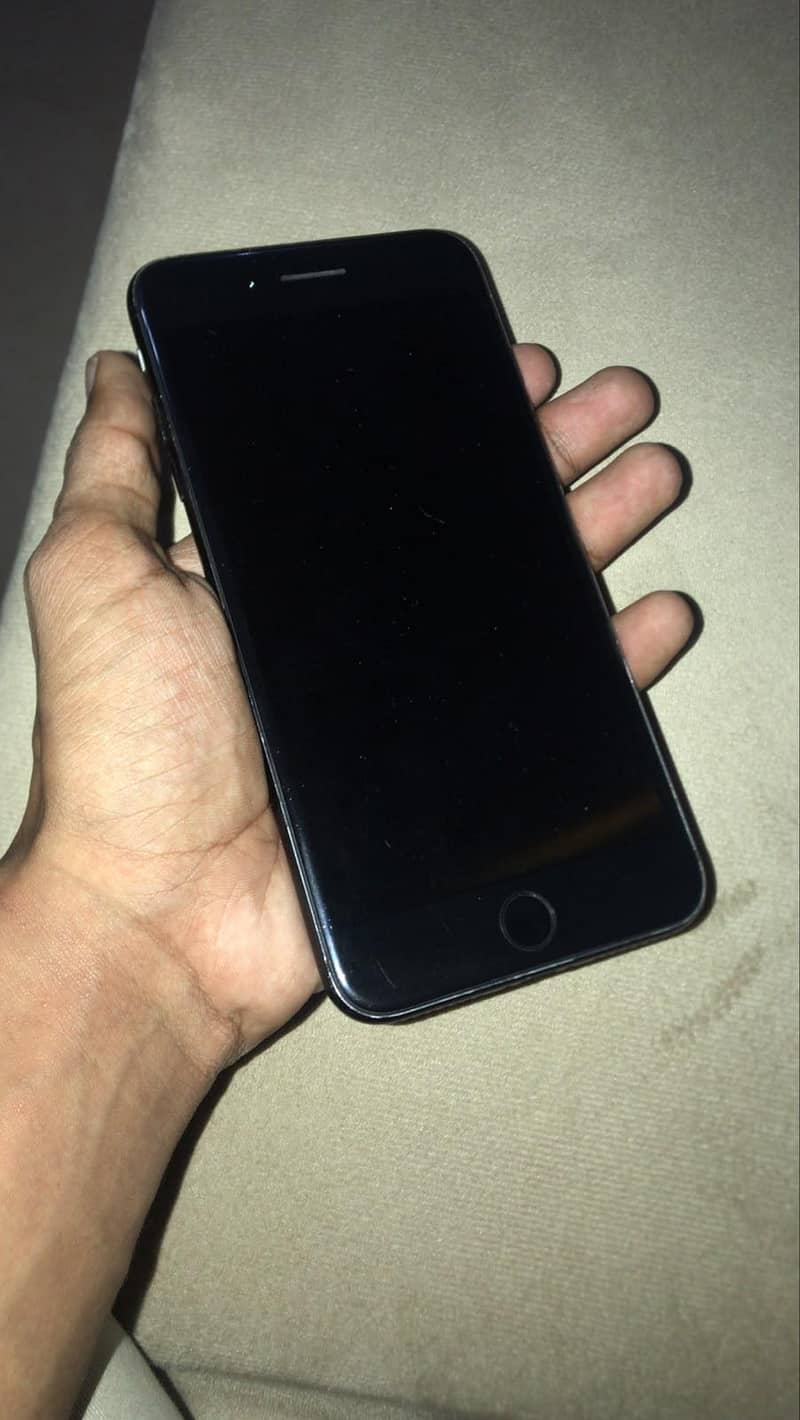 Apple iPhone 7 Plus 1