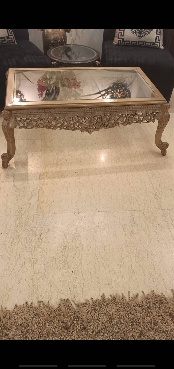 Carving tables 0