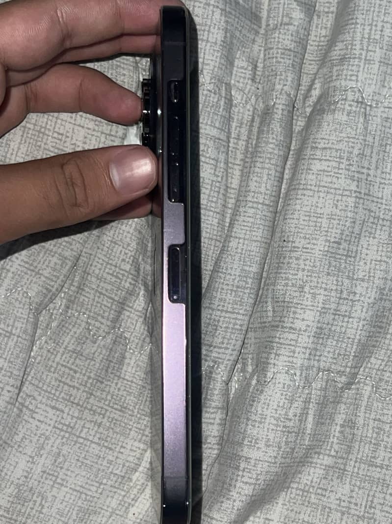 Apple iPhone 14 Pro Max 0