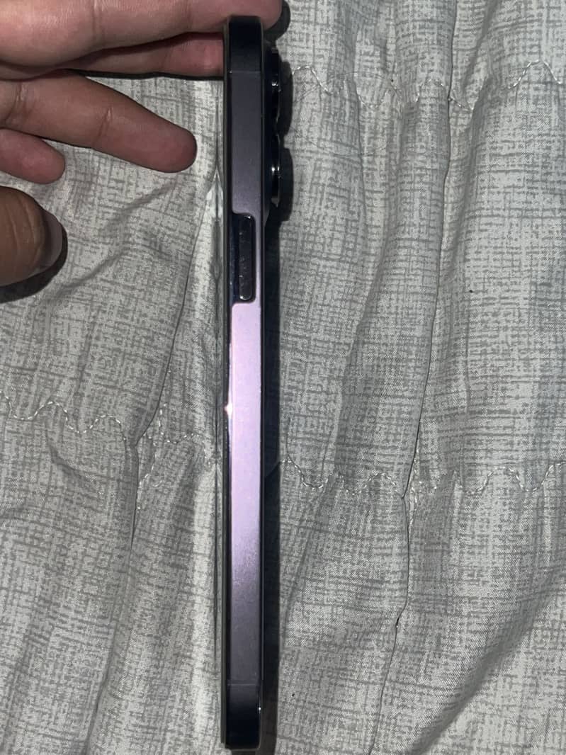 Apple iPhone 14 Pro Max 1