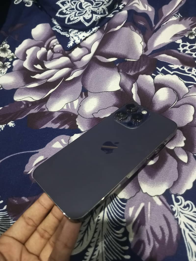 Apple iPhone 14 Pro Max 3