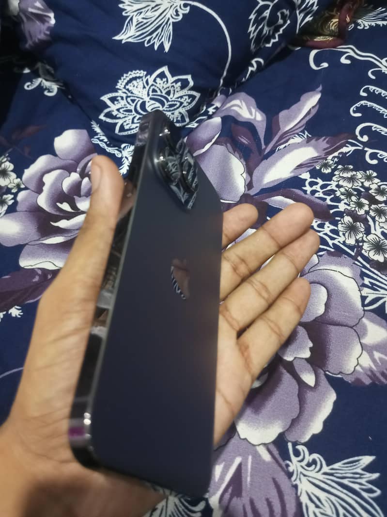 Apple iPhone 14 Pro Max 6