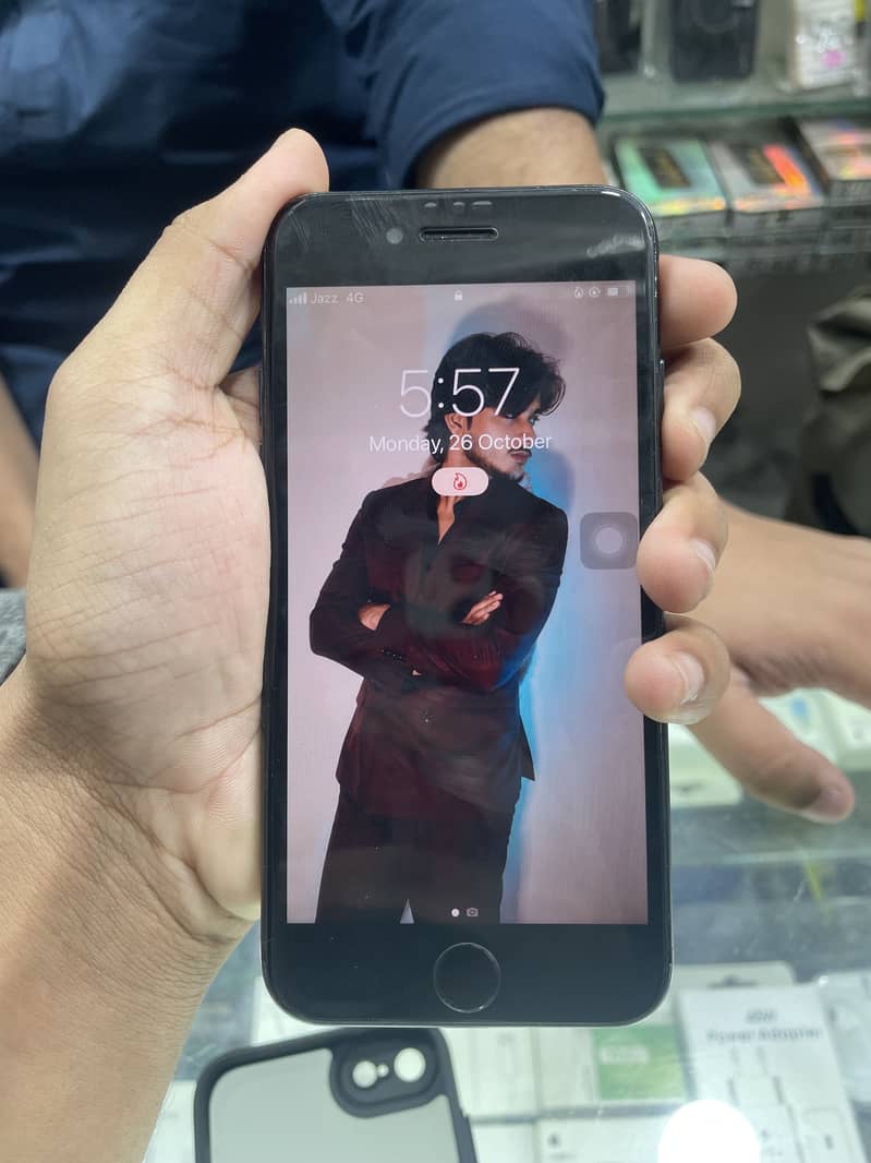 Apple iPhone 7 6